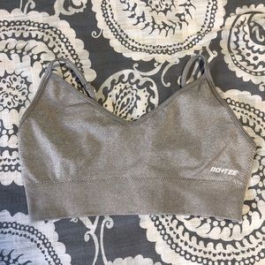 Bo+Tee Drive Sports Bra in Melange Grey